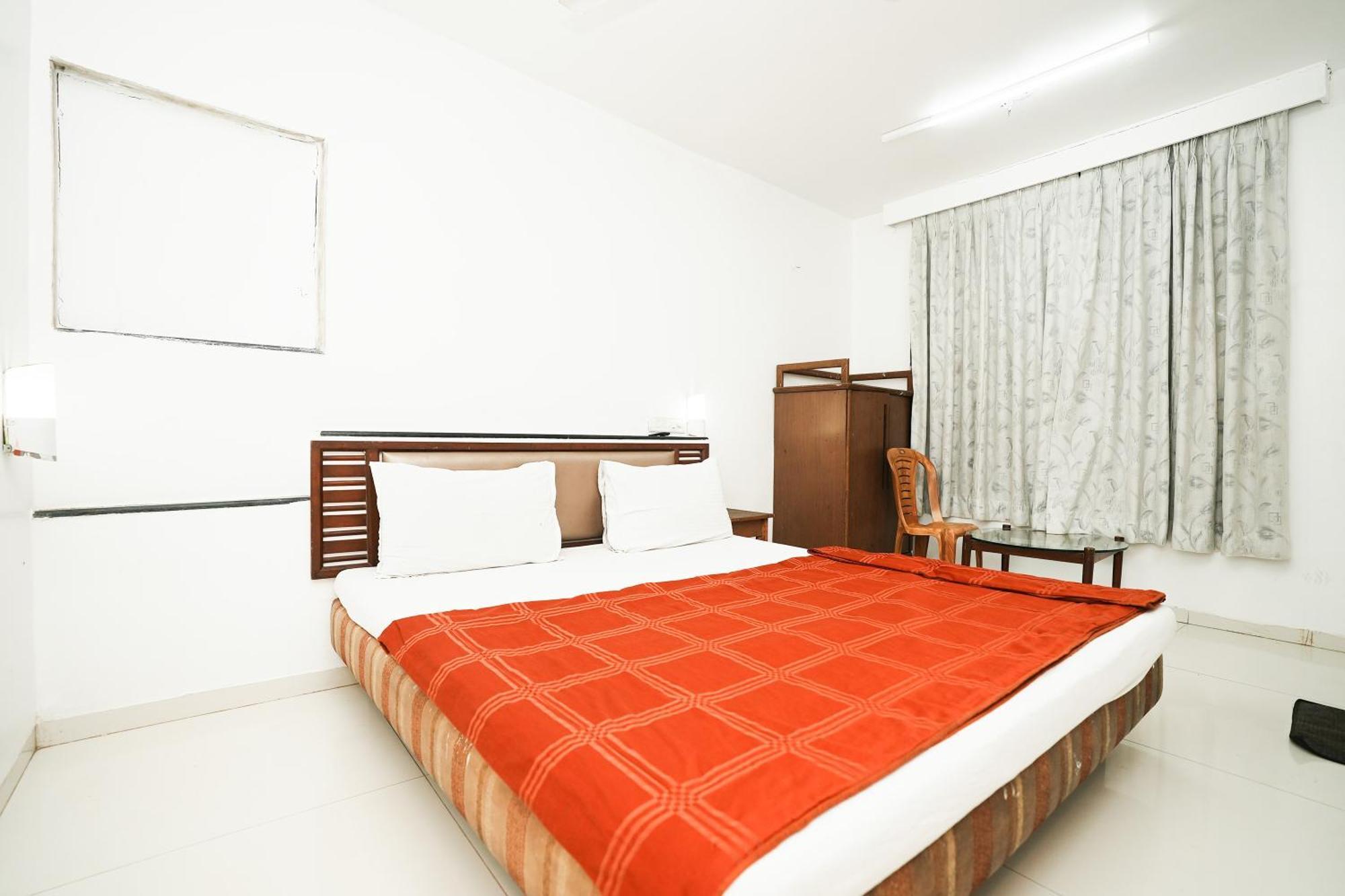 Hotel Maharaja Residency 马哈巴莱斯赫瓦尔 外观 照片